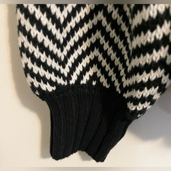 Reitmans Striped Long Sleeve Turtleneck Knitted Sweater - Picture 6 of 7